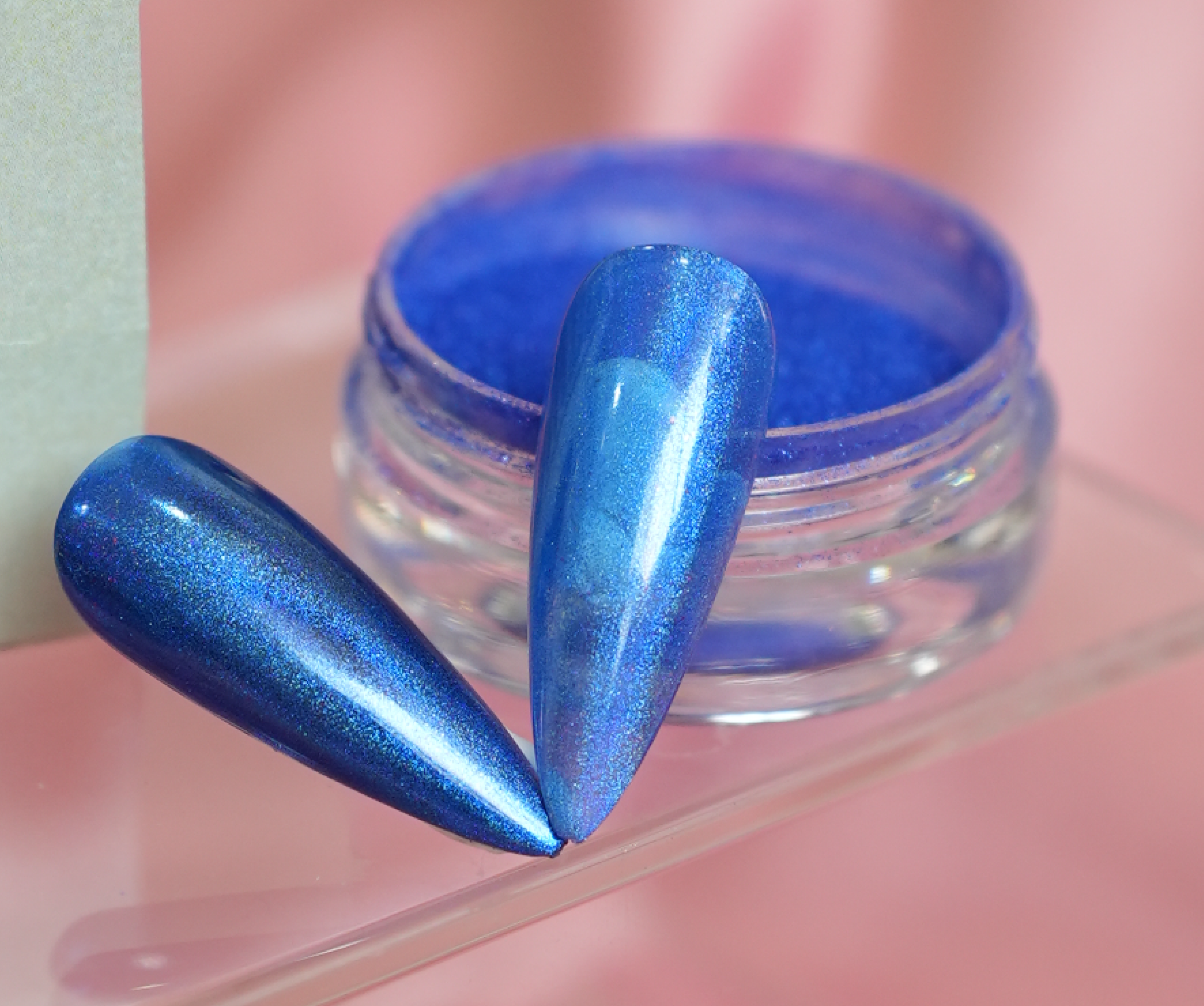Holographic Chrome – Royal Illusion